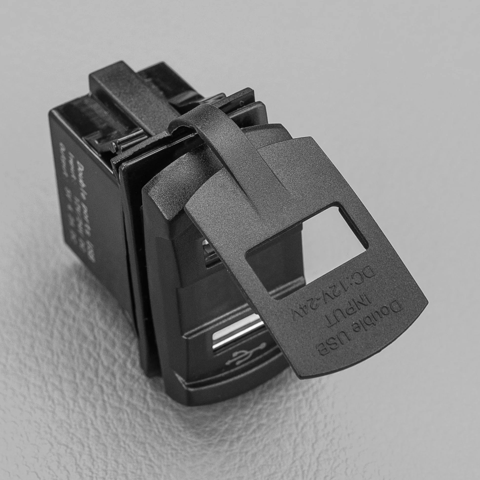 STEDI Dual USB 4X4 Volt Meter Gauge Monitor - Image 4